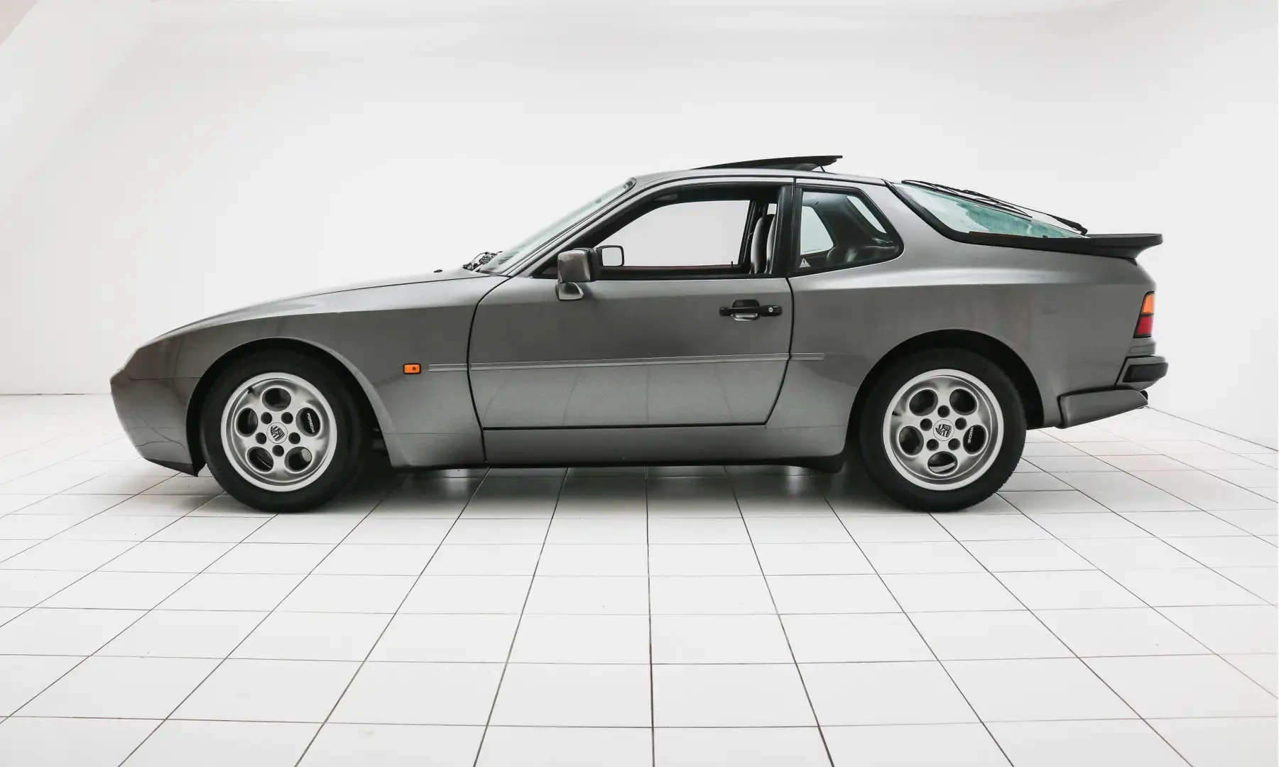 Porsche 944 2.5 Turbo 1 Owner - Full Service history - German Gris - 2