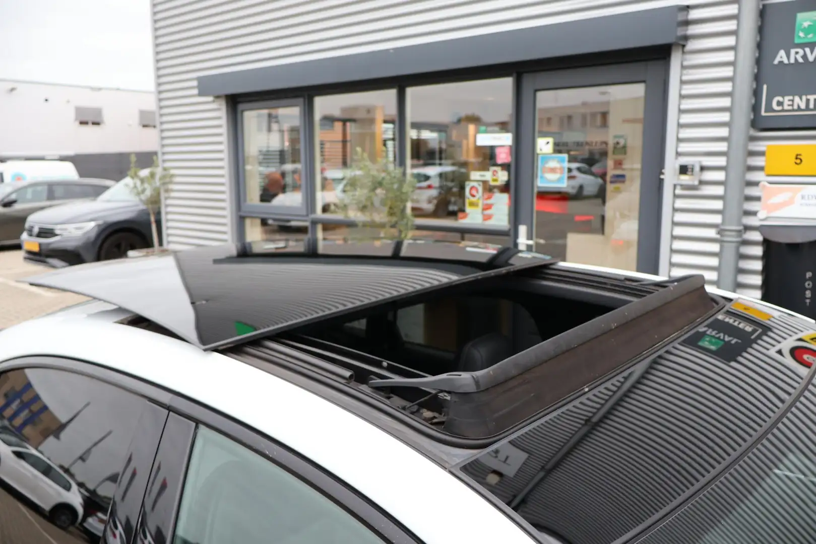 Audi A3 Limousine 30 TFSI S edition NL-Auto | Volledig Ond Wit - 2