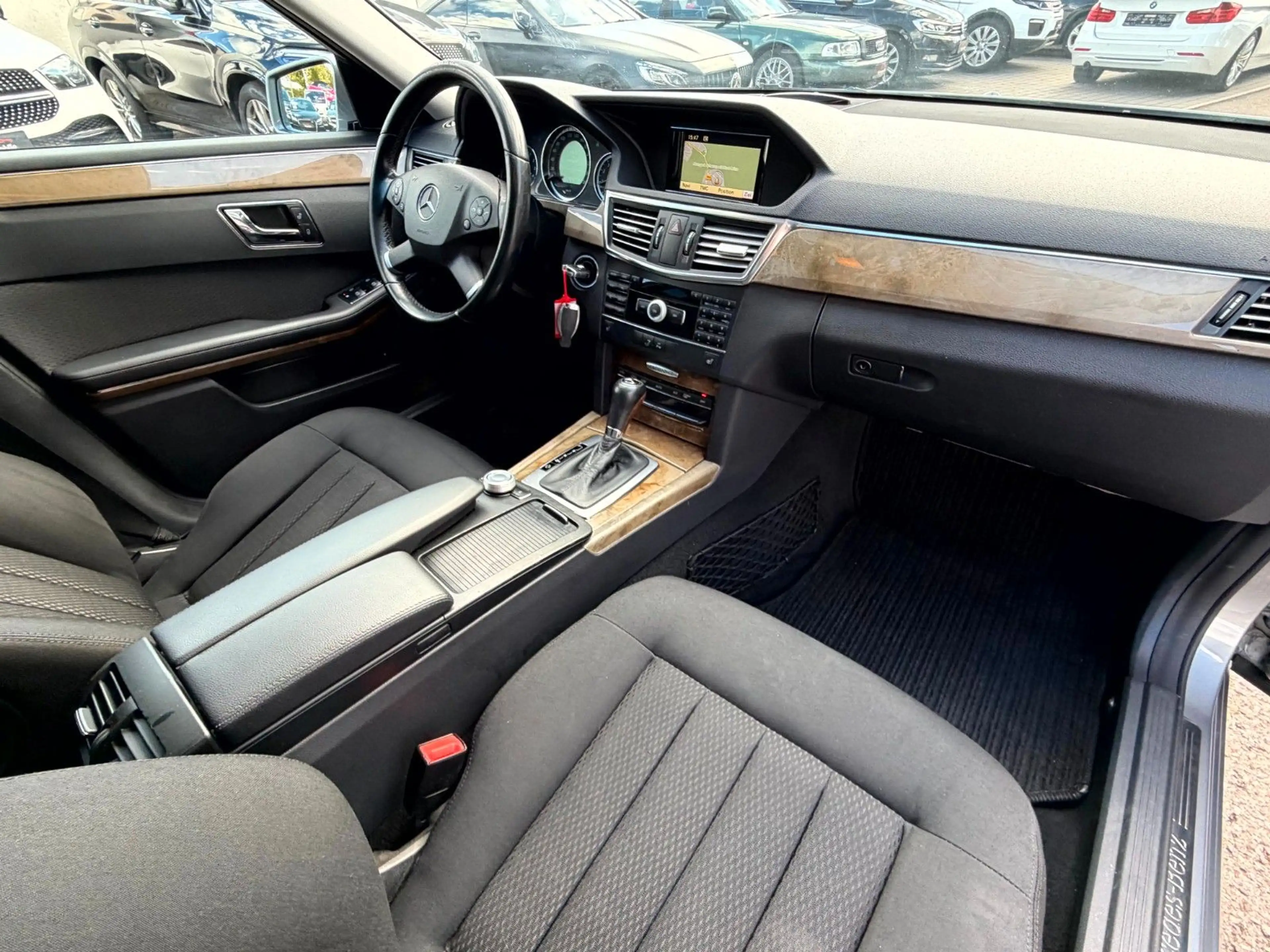Mercedes-Benz E 250 CGI Automatik Elegance Limousine Navi_Xeno — photo 14