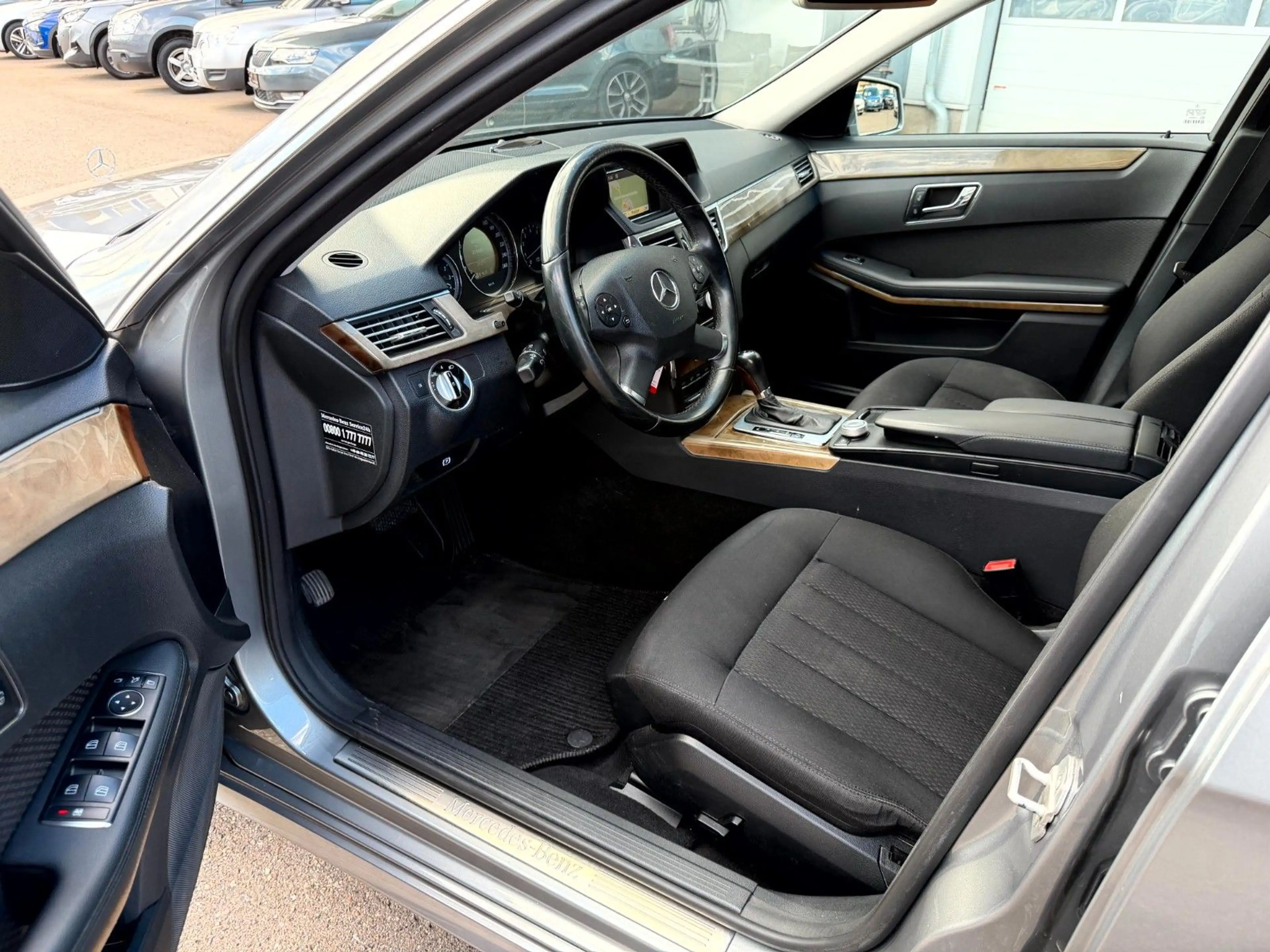 Mercedes-Benz E 250 CGI Automatik Elegance Limousine Navi_Xeno — photo 9