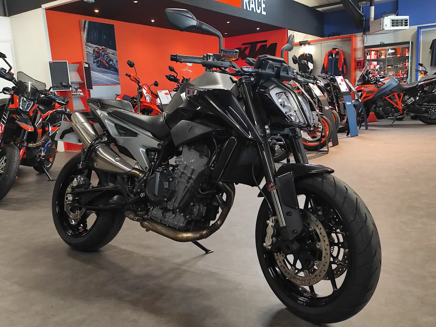 KTM 790 Duke - 1