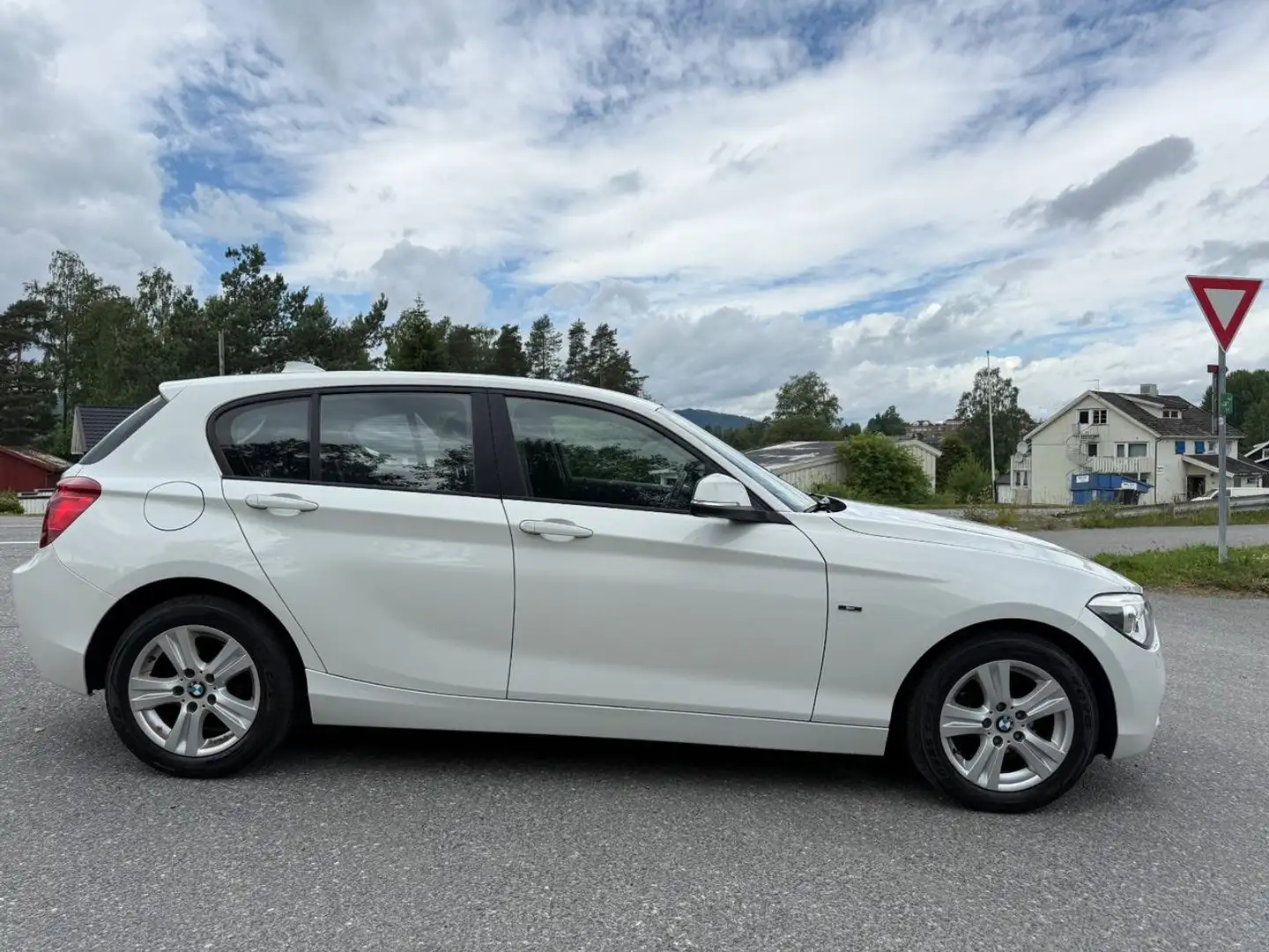 BMW 120 120d Attiva Bianco - 1