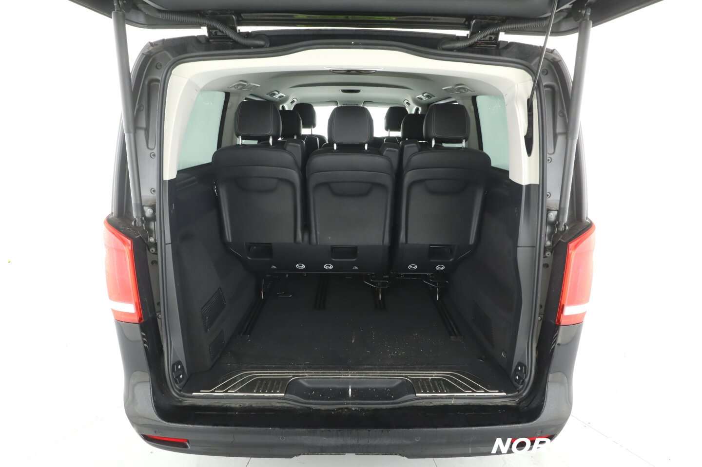 Mercedes-Benz V 220
