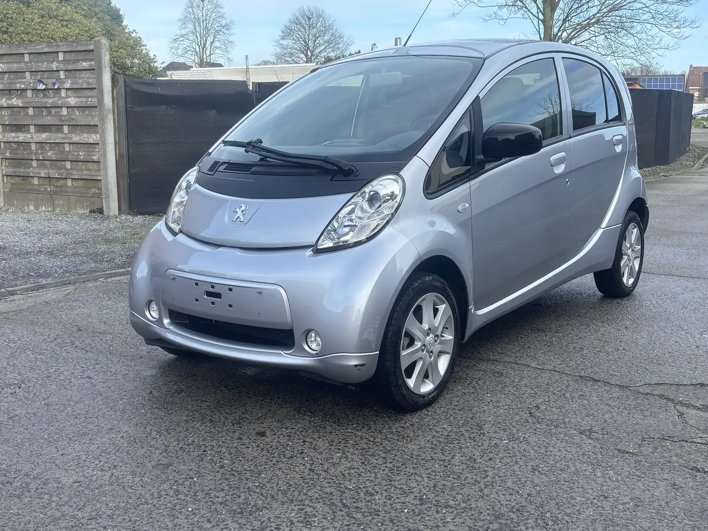 Peugeot iOn 14.5 kWh Active • 2017 • 25DKM • 100% Elektrisch - 1