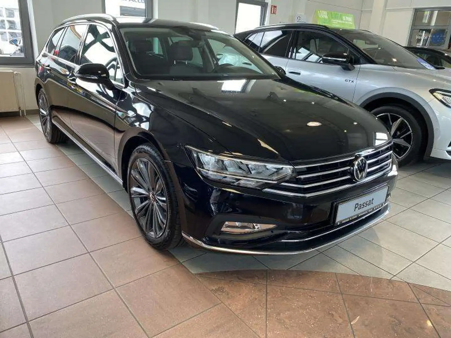 Volkswagen Passat Variant Elegance Noir - 2