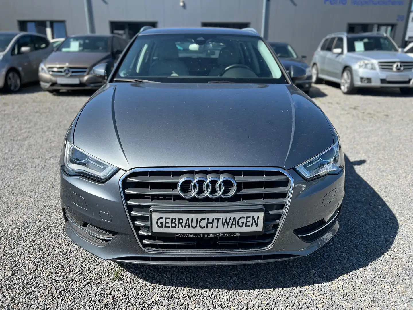 Audi A3 1.4 TFSI Sportback S tronic Ambiente aus 1.Hand Grijs - 2