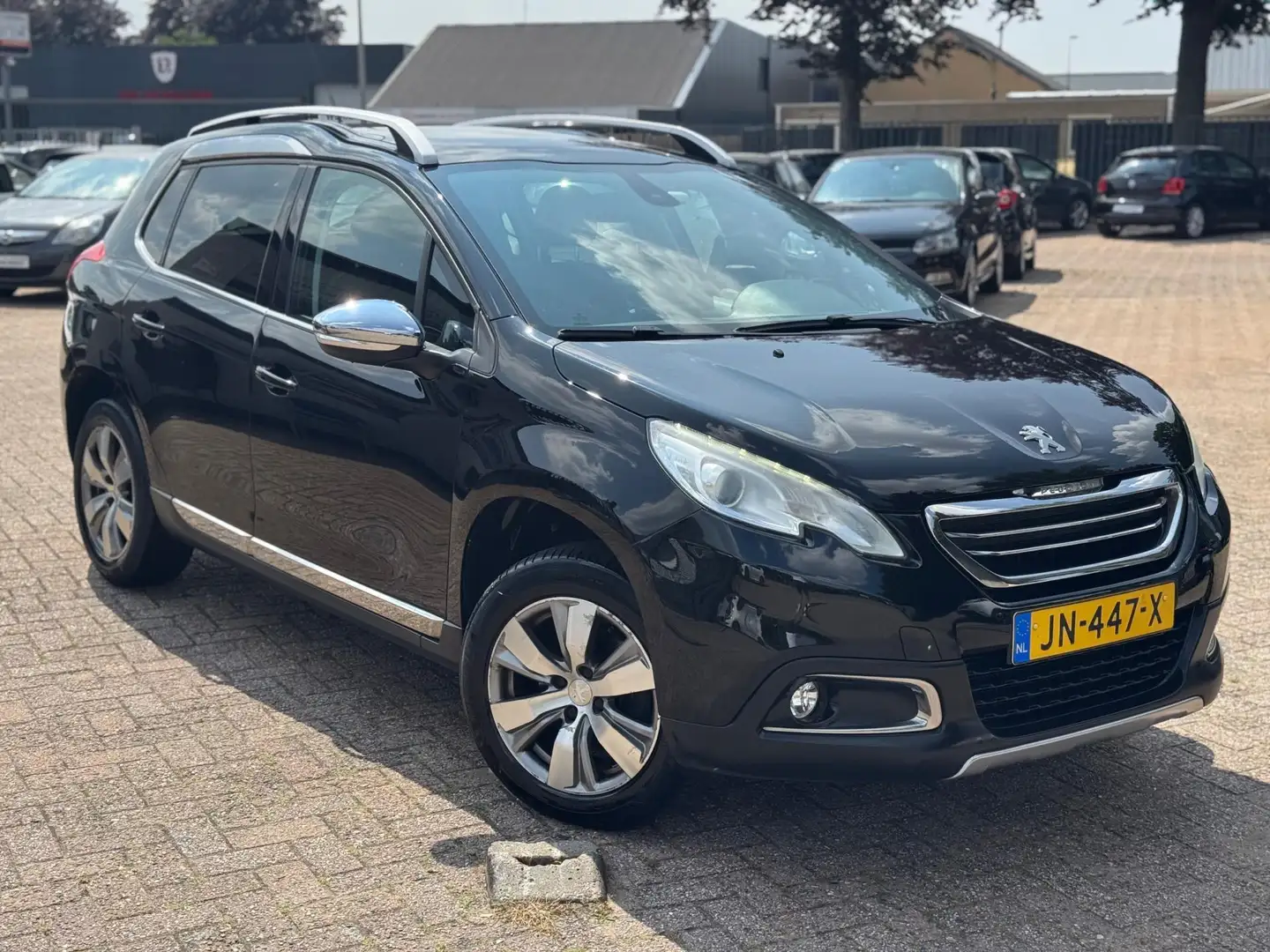 Peugeot 2008 1.2 PureTech Allure PANORAMA DAK NAVIGATIE CLIMA N Noir - 2
