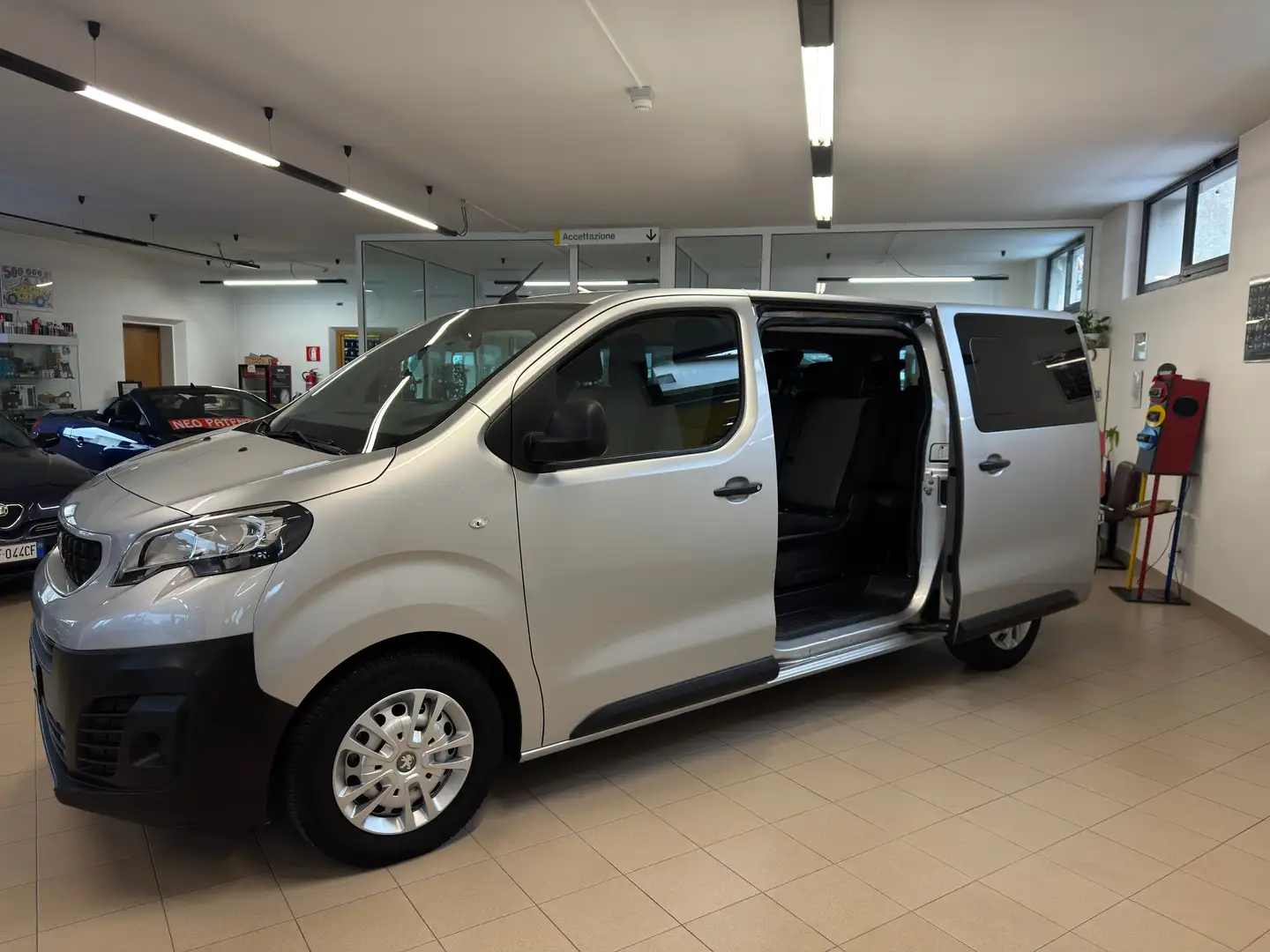 Peugeot Traveller 9 POSTI IVA ESPOSTA Zilver - 1
