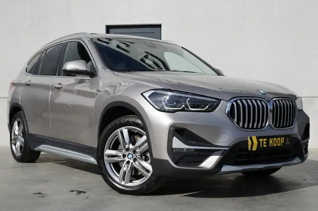 BMW X1 PHEV xDrive / xLine | Panorama | Head-Up | Leder | Memory | Camera | Navi Plus / LED / CarPlay