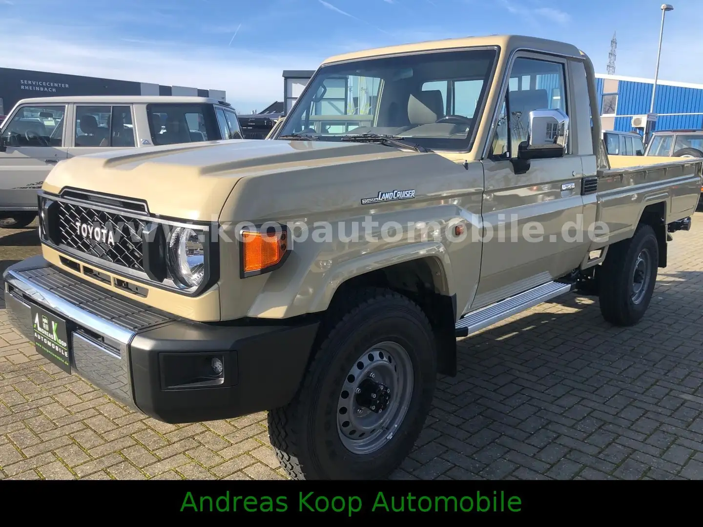 Toyota Land Cruiser GRJ 79 SC LX-E2 Aut FaceLift SOFORT Beige - 1