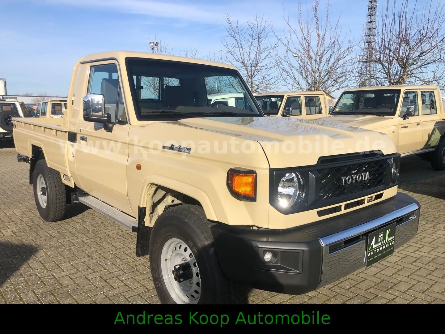Toyota Land Cruiser GRJ 79 SC LX-E2 Aut FaceLift SOFORT Beige - 2