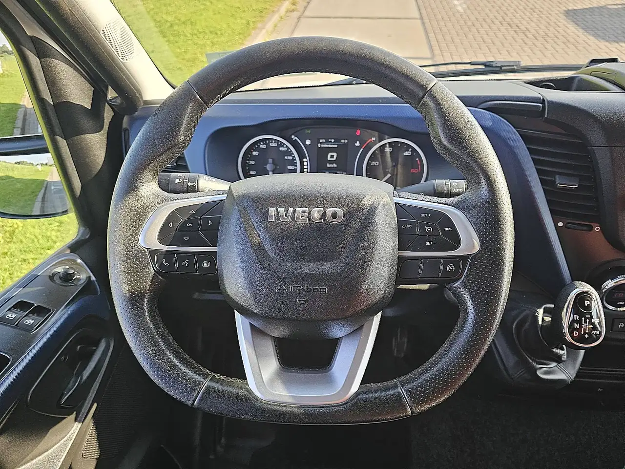Iveco Daily 2021 — фото 10