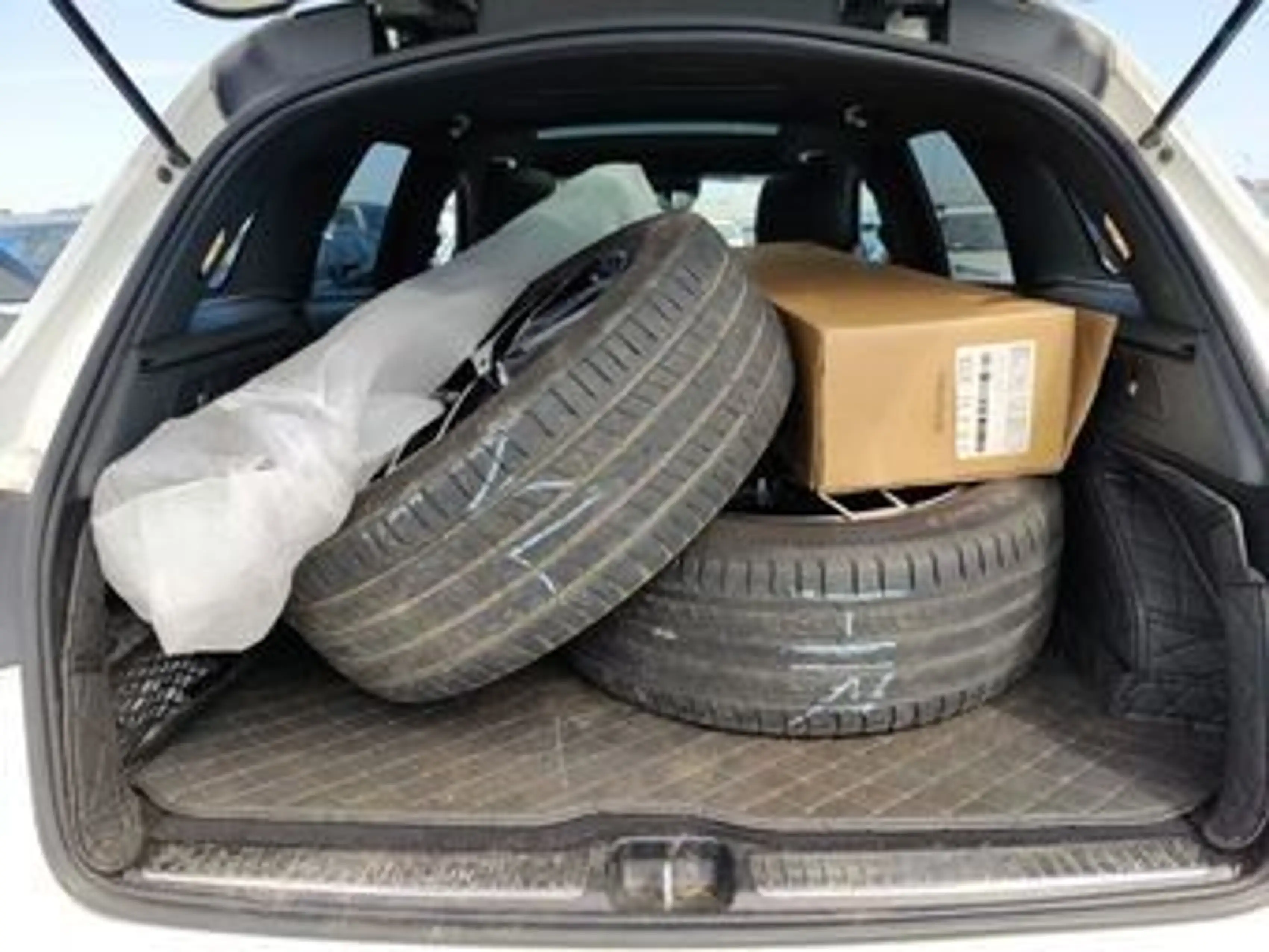 Mercedes-Benz GLC 350 d 4Matic AMG Line / PANO/AHK/LED/ — photo 6