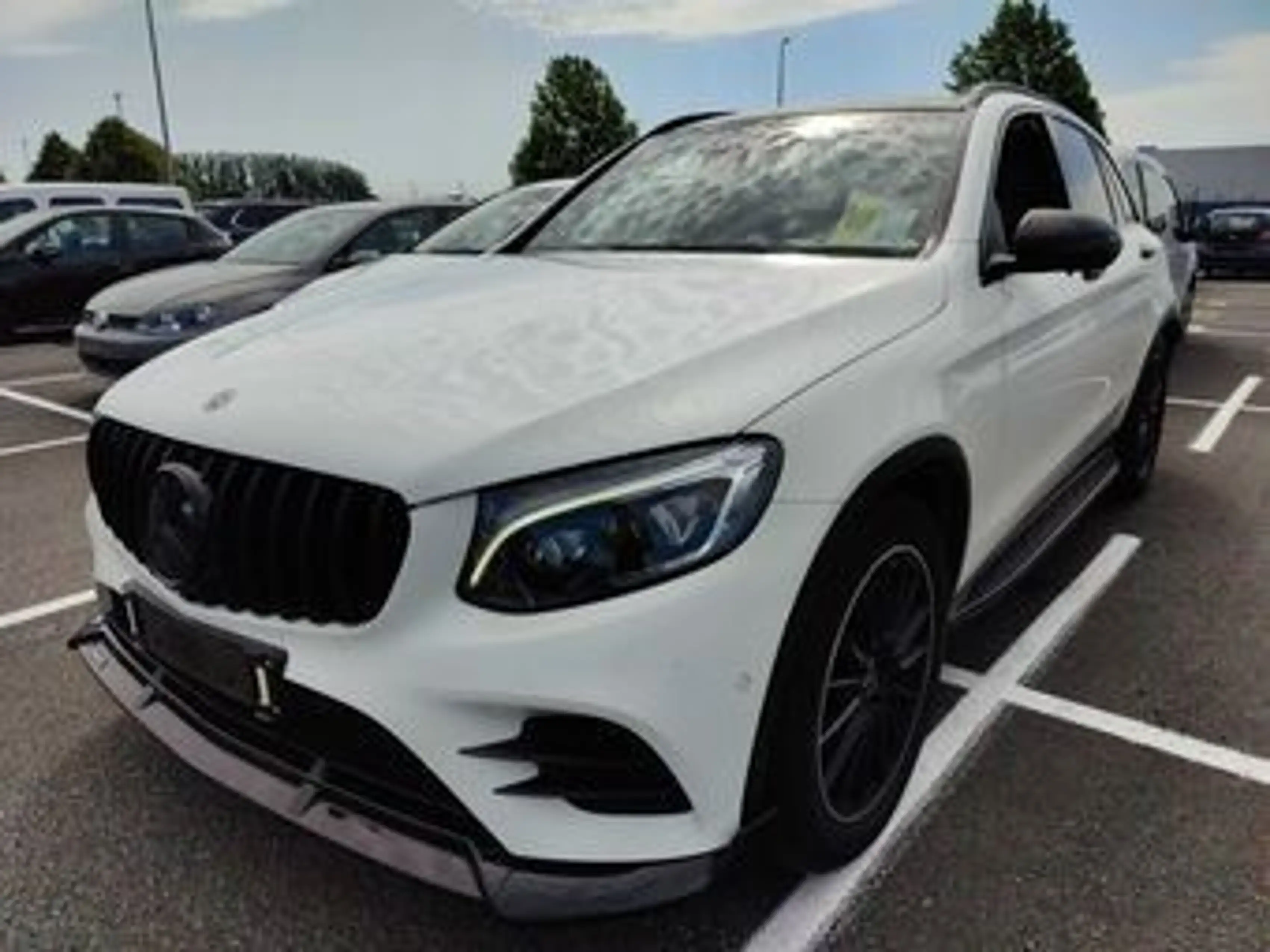 Mercedes-Benz GLC 350 d 4Matic AMG Line / PANO/AHK/LED/