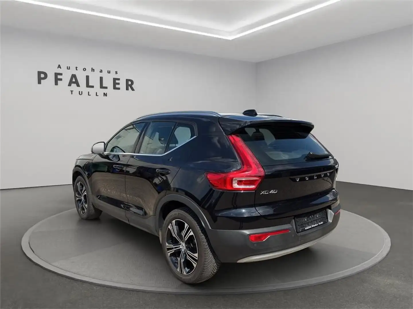 Volvo XC40 T4 Recharge PHEV Recharge Plus Bright Schwarz - 2