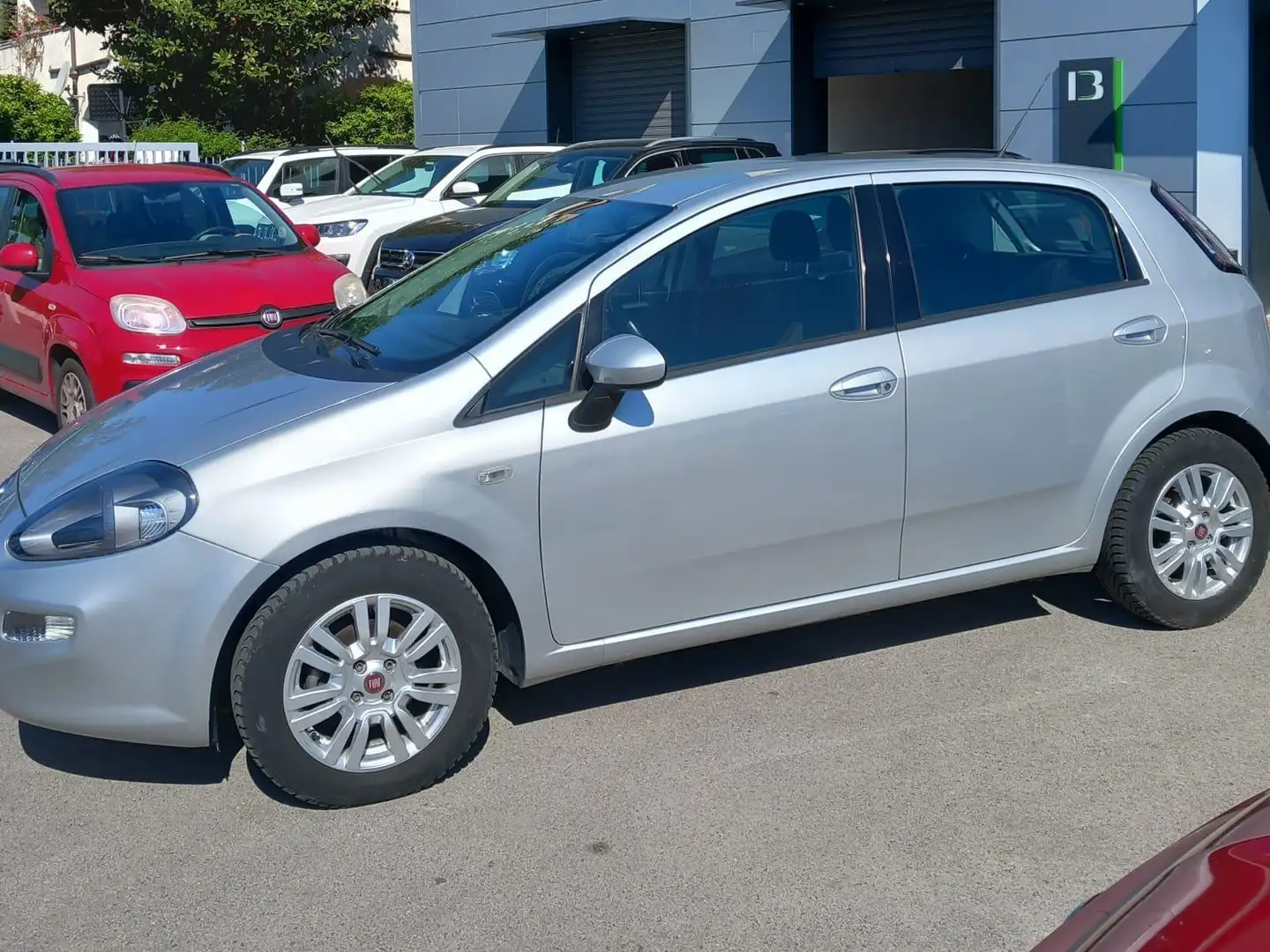 Fiat Punto 5p 1.3 mjt II 16v Lounge eco Plateado - 2