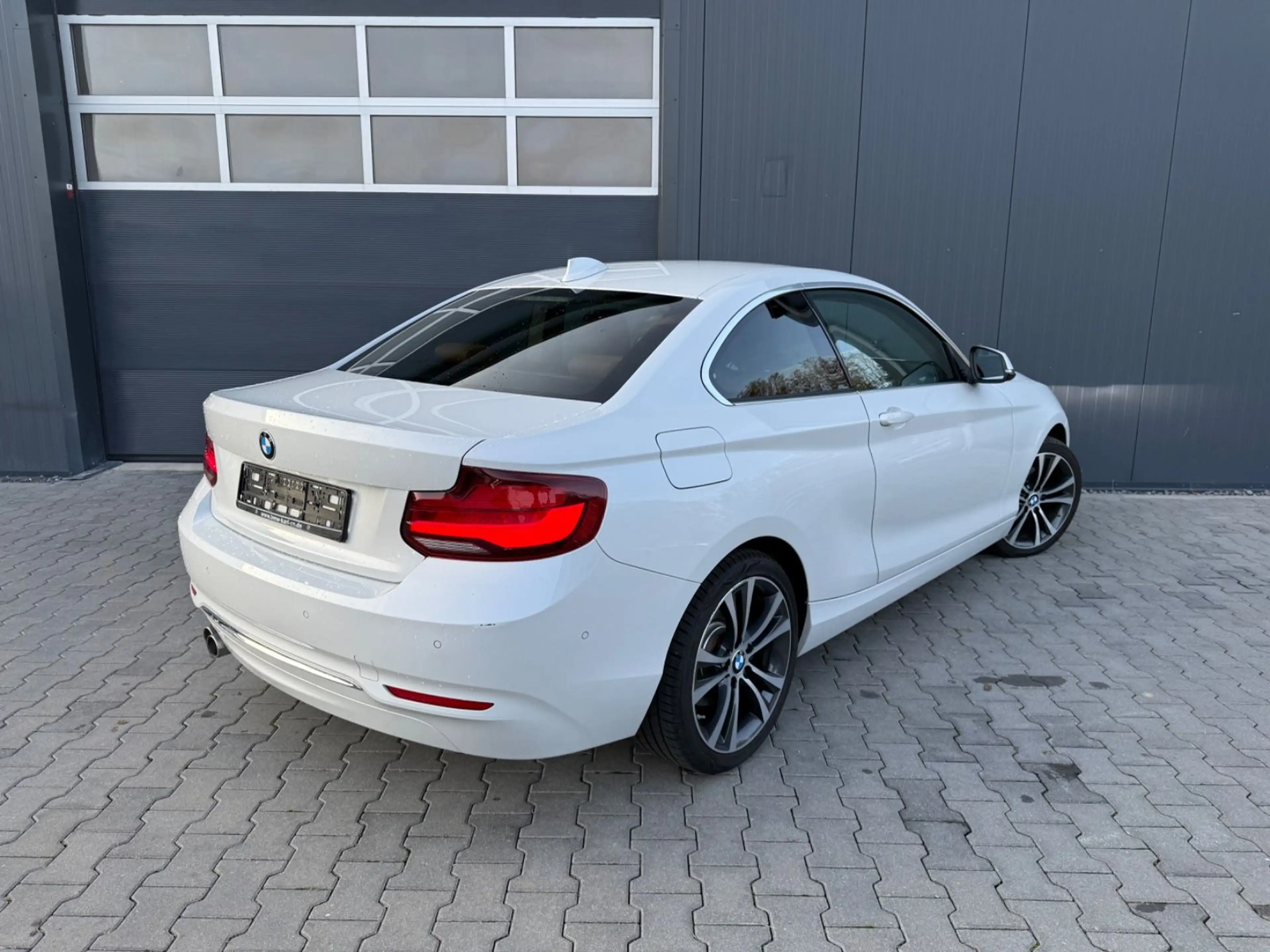 BMW 220 d Coupe Luxury Line*LED*Navi*PDC*Hi-Fi*2.Hand — photo 4