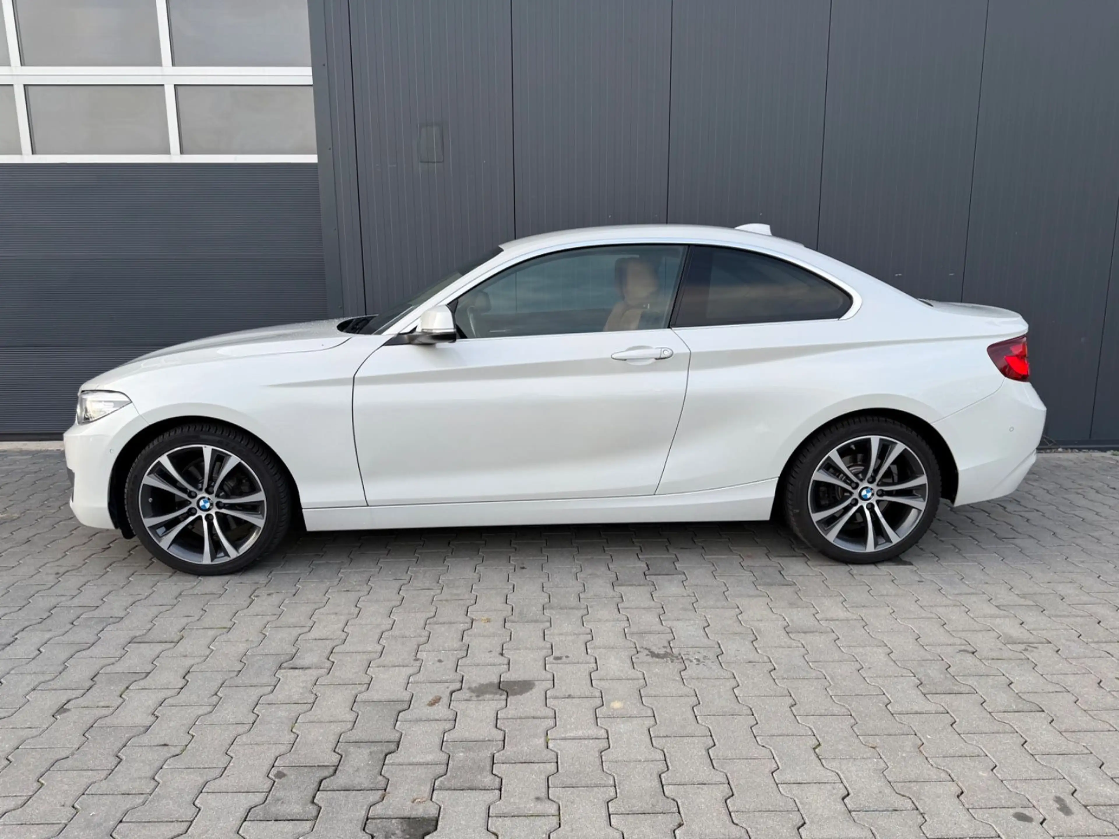 BMW 220 d Coupe Luxury Line*LED*Navi*PDC*Hi-Fi*2.Hand — photo 6