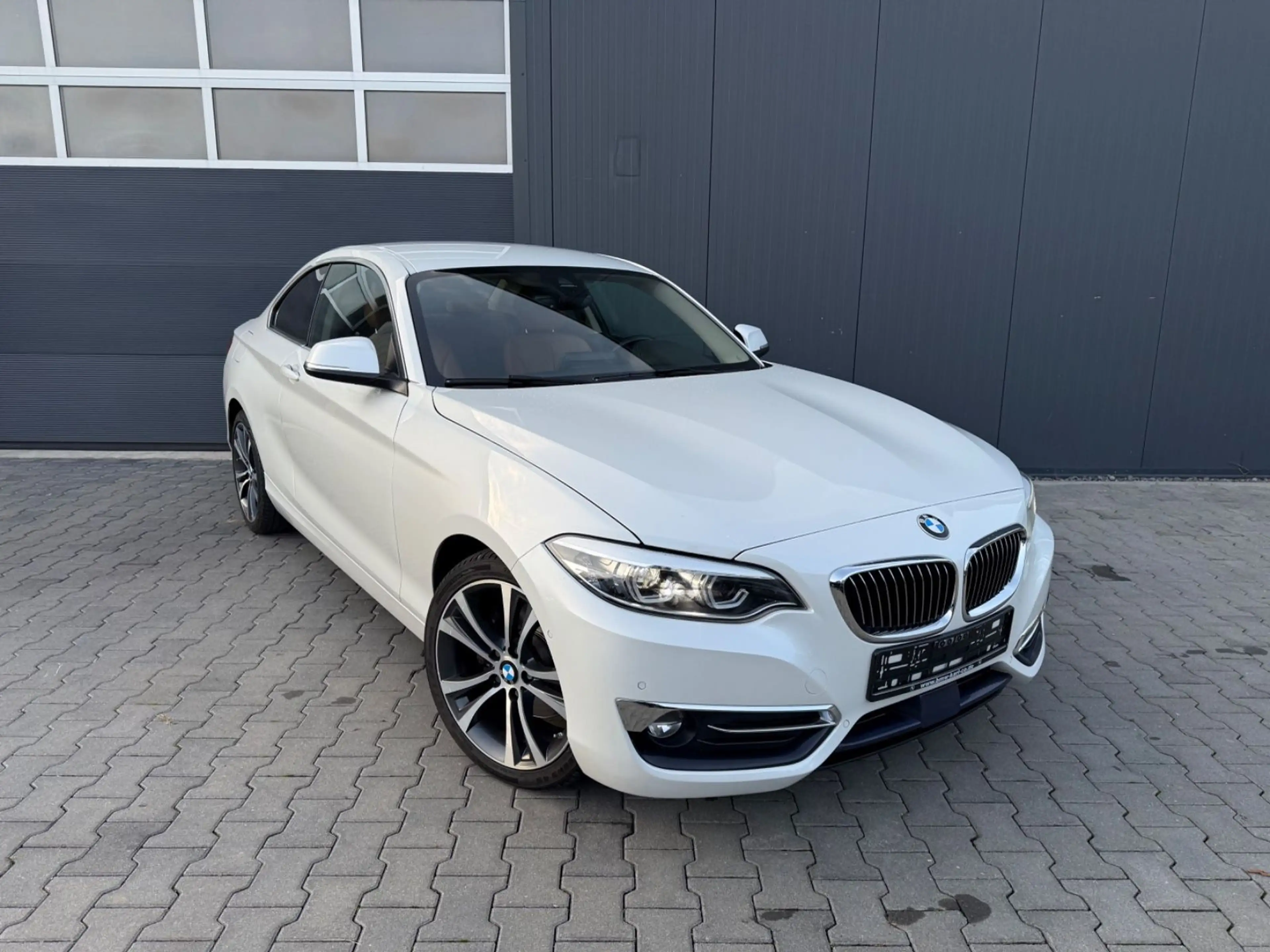BMW 220 d Coupe Luxury Line*LED*Navi*PDC*Hi-Fi*2.Hand — photo 2