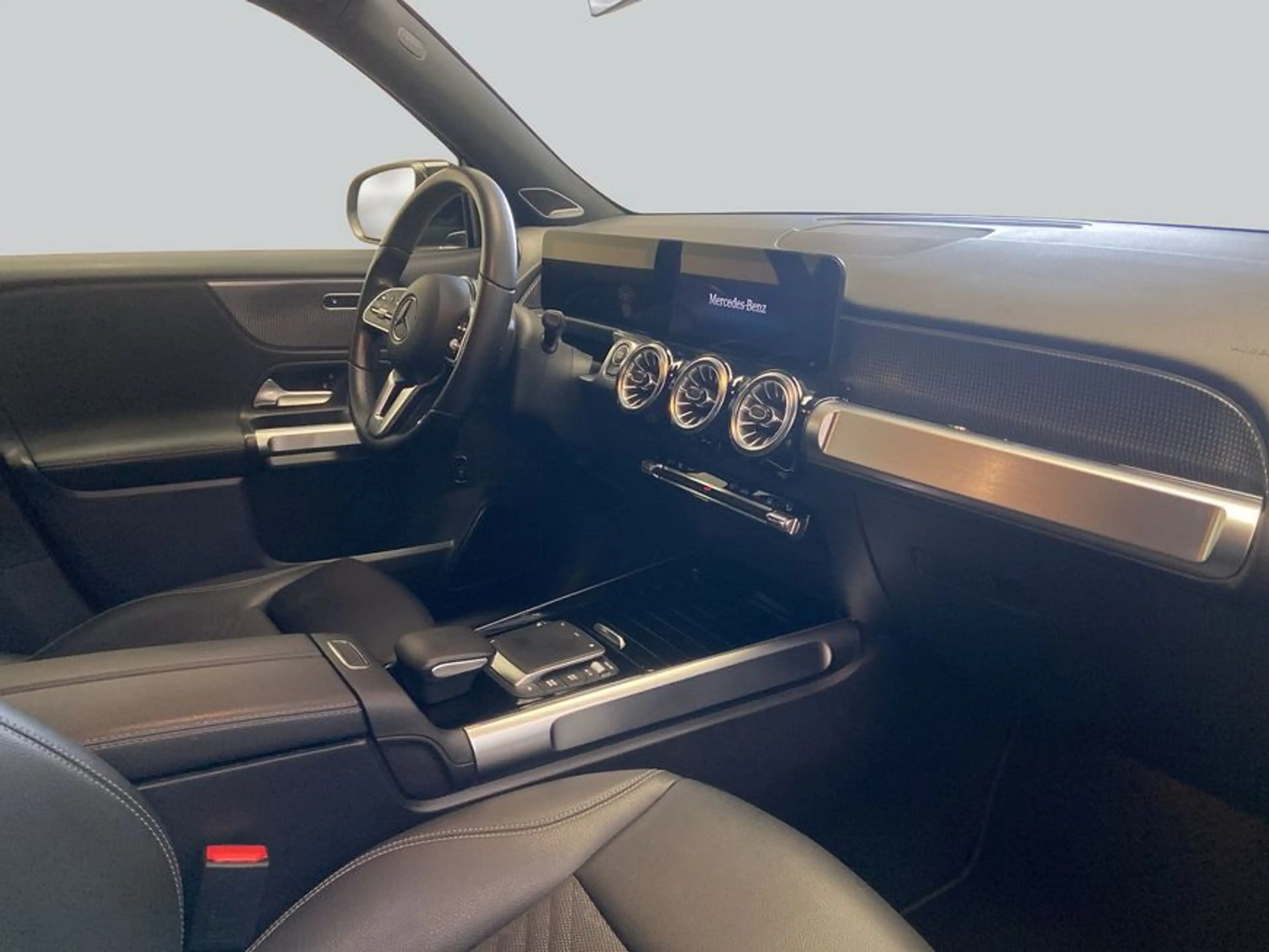 Mercedes-Benz EQB 300 EQB — photo 12