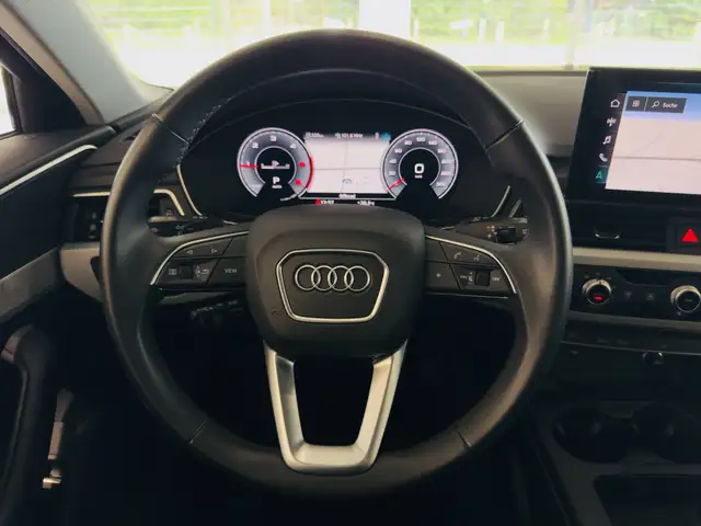 Audi A4 view 14