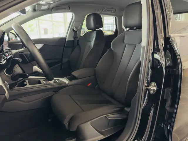 Audi A4 Avant view 10