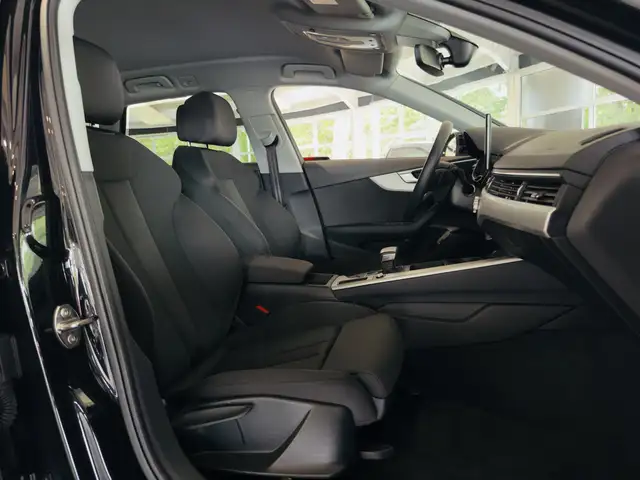 Audi A4 view 11