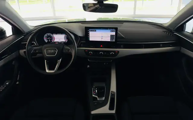 Audi A4 Avant view 13