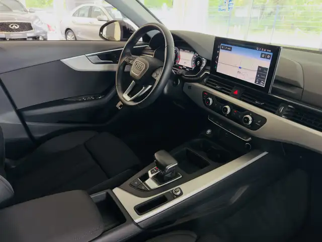 Audi A4 Avant view 9