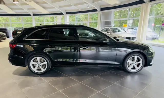 Audi A4 view 7