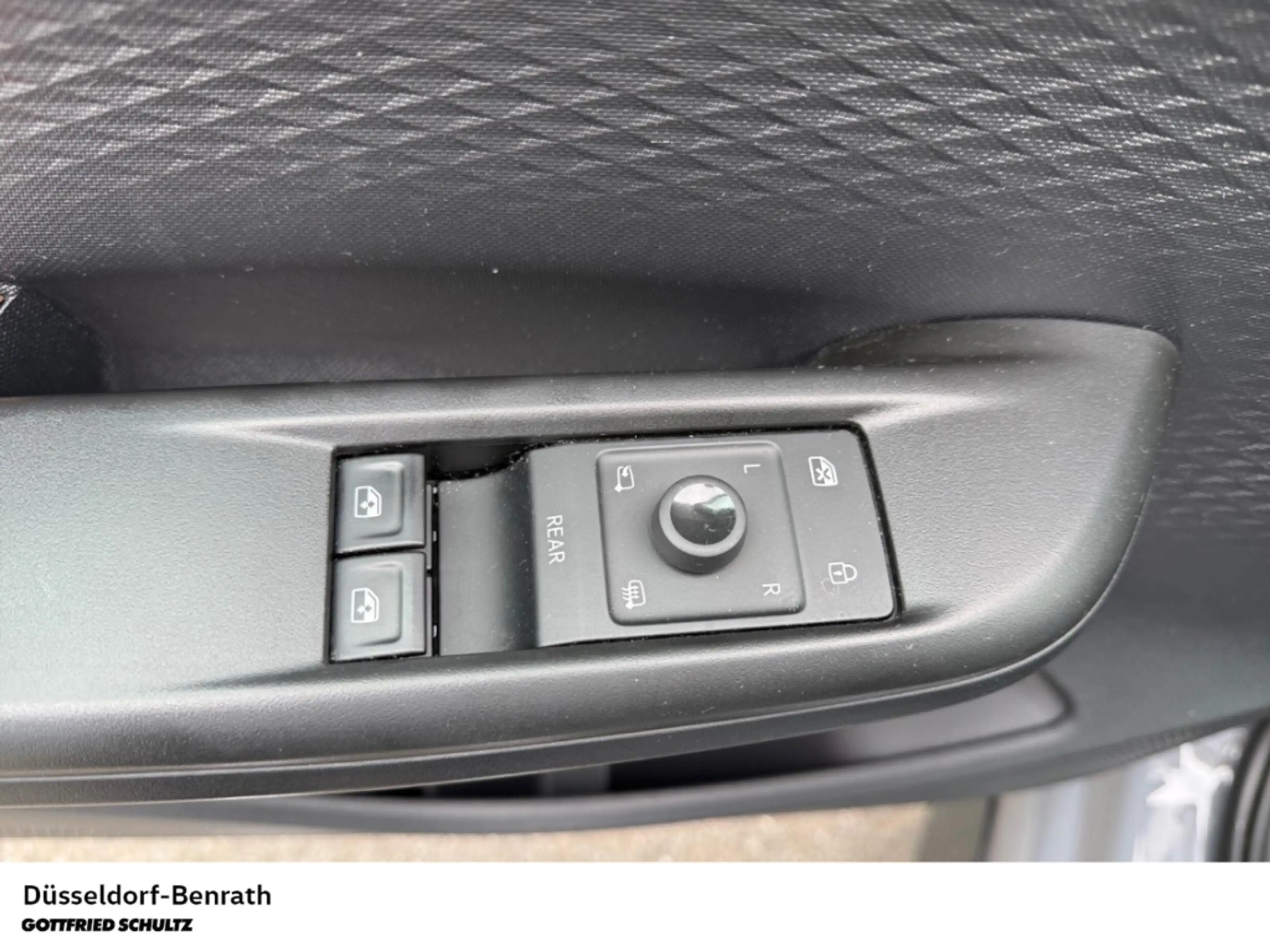 CUPRA Born 150 kW LED Navi Parkhilfe h. u. v. — photo 9