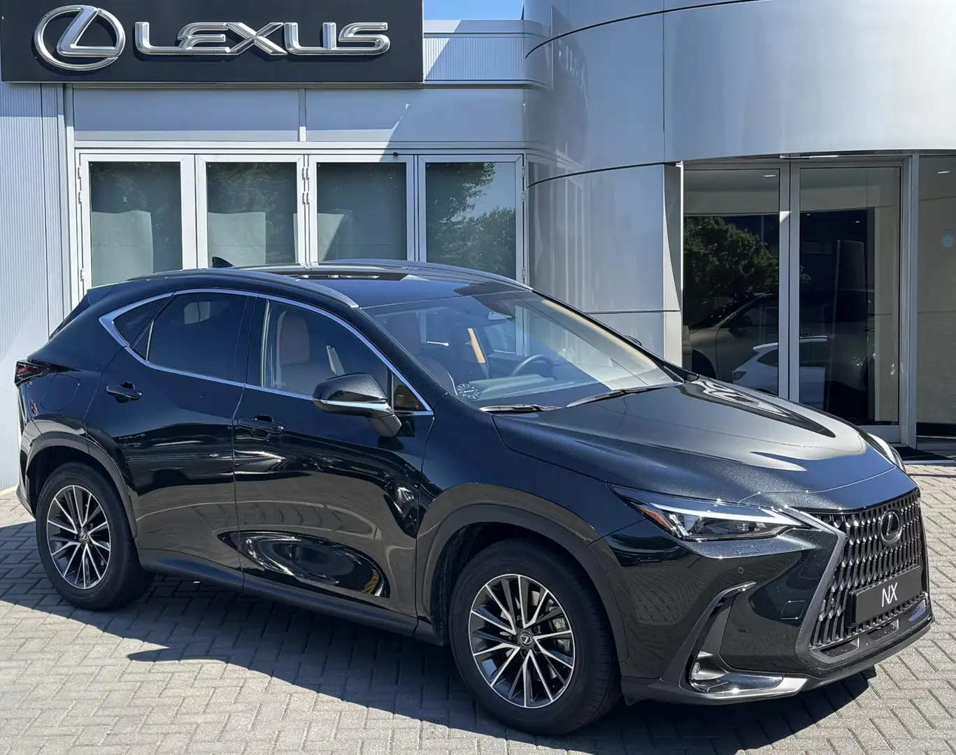Lexus NX 450h+ AWD Luxury Line TREKHAAK STOELVERW STUURVERW GROOT Zwart - 1