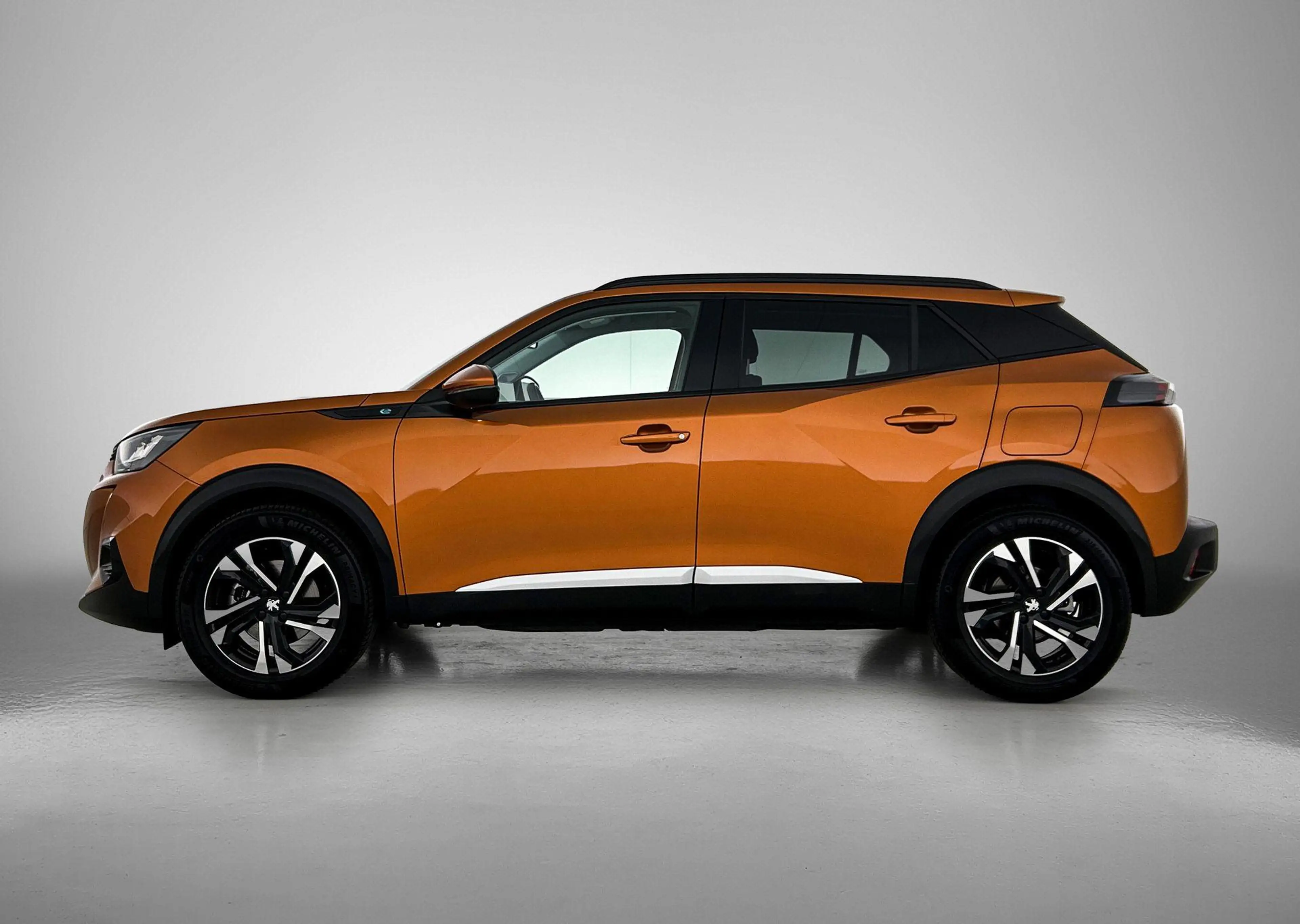 Peugeot e-2008 EV GT 50 kWh | Automaat | Climate control | Camera — photo 2