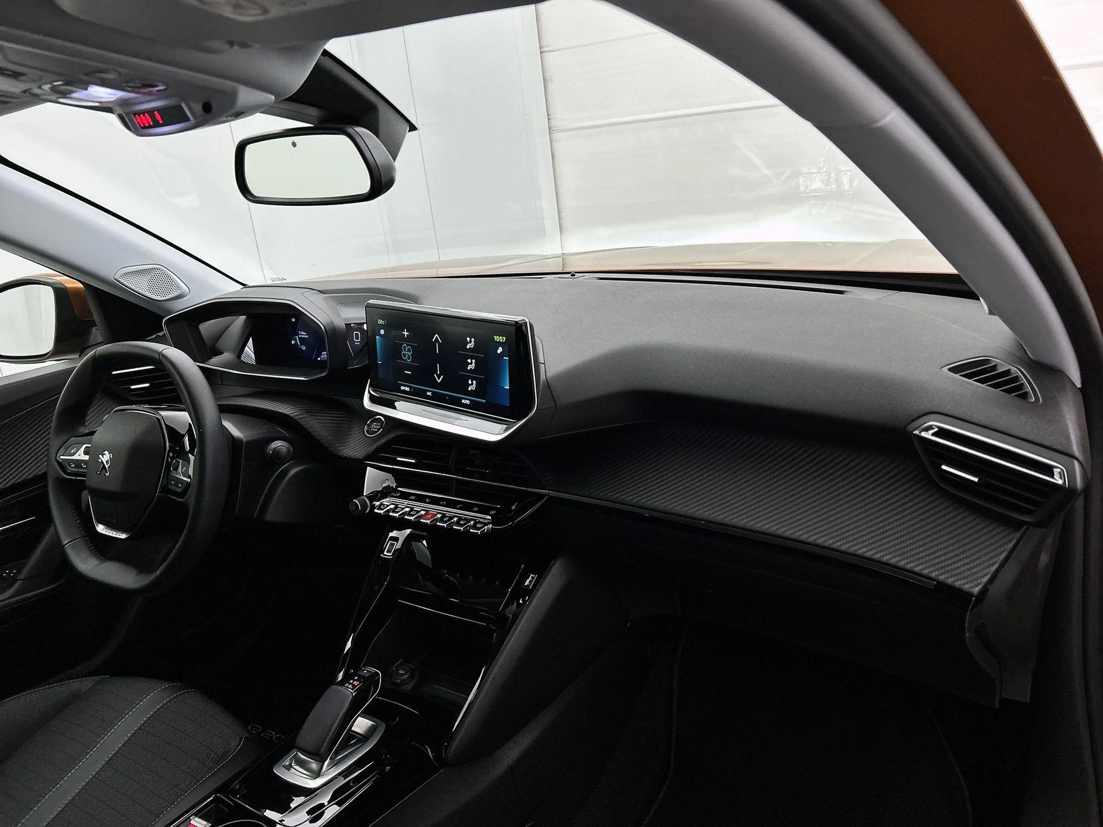 Peugeot e-2008 EV GT 50 kWh | Automaat | Climate control | Camera — photo 12
