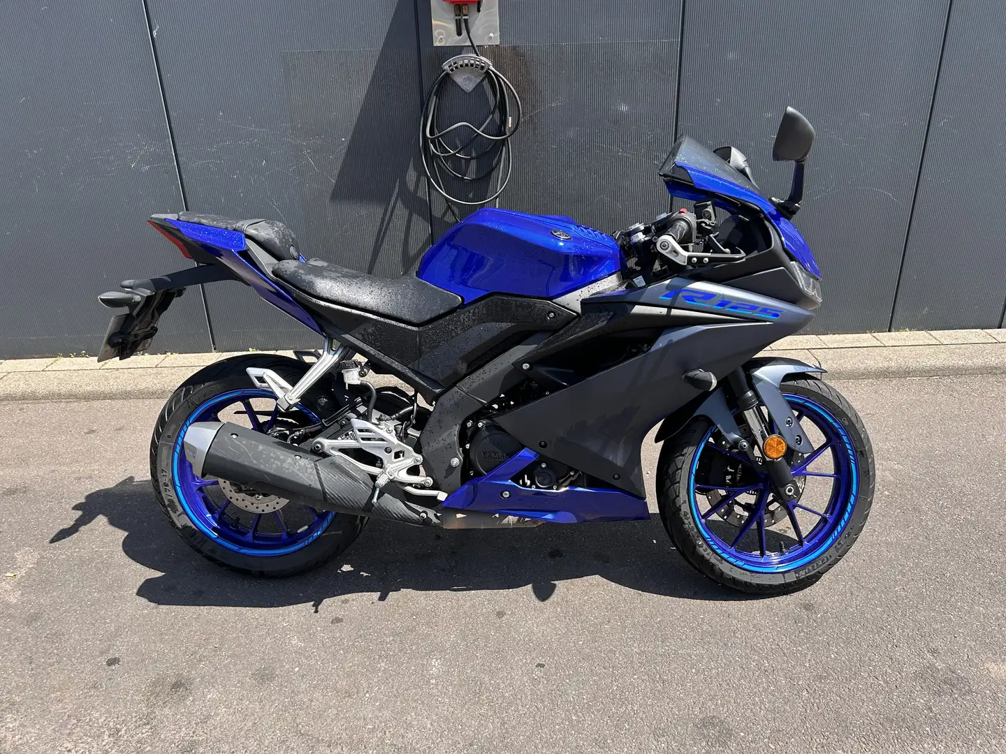 Yamaha YZF-R125 - 1