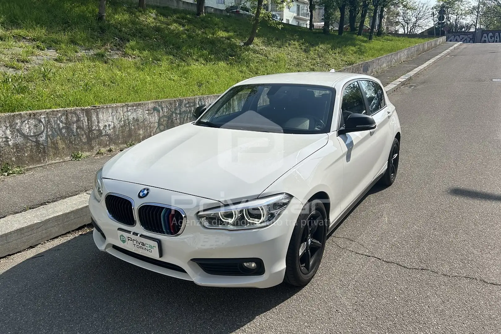 BMW 116 116d 5p. Business Blanc - 1