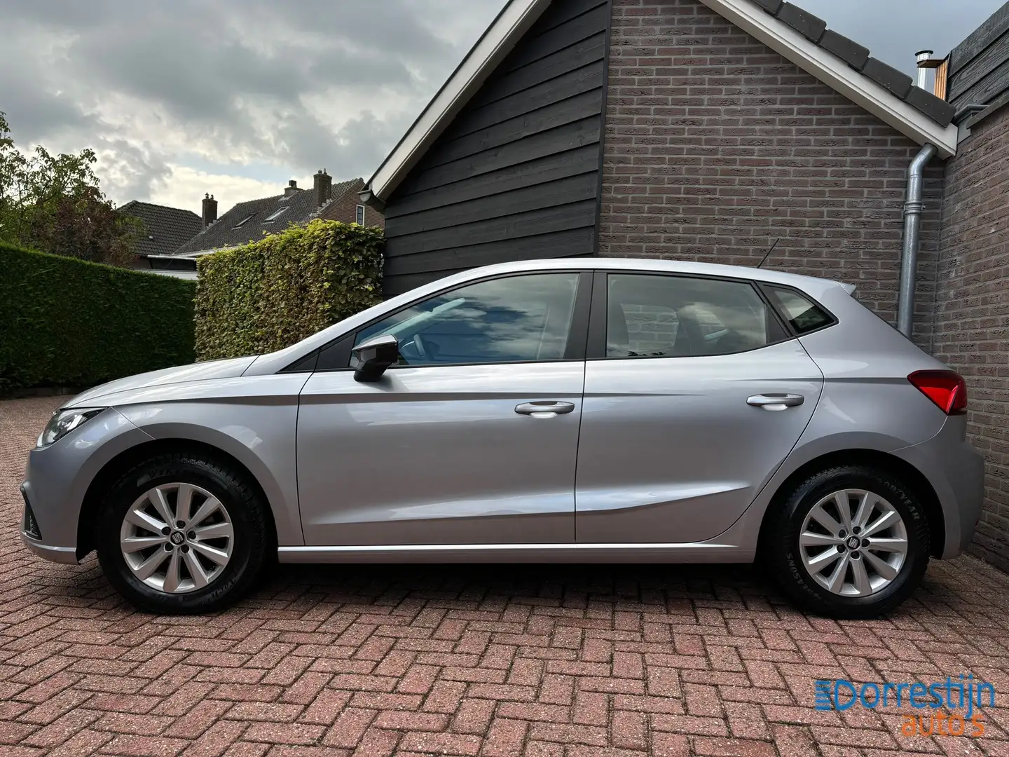 SEAT Ibiza 1.0 MPI Reference | Navigatie | Cruise | Airco | T Gris - 2