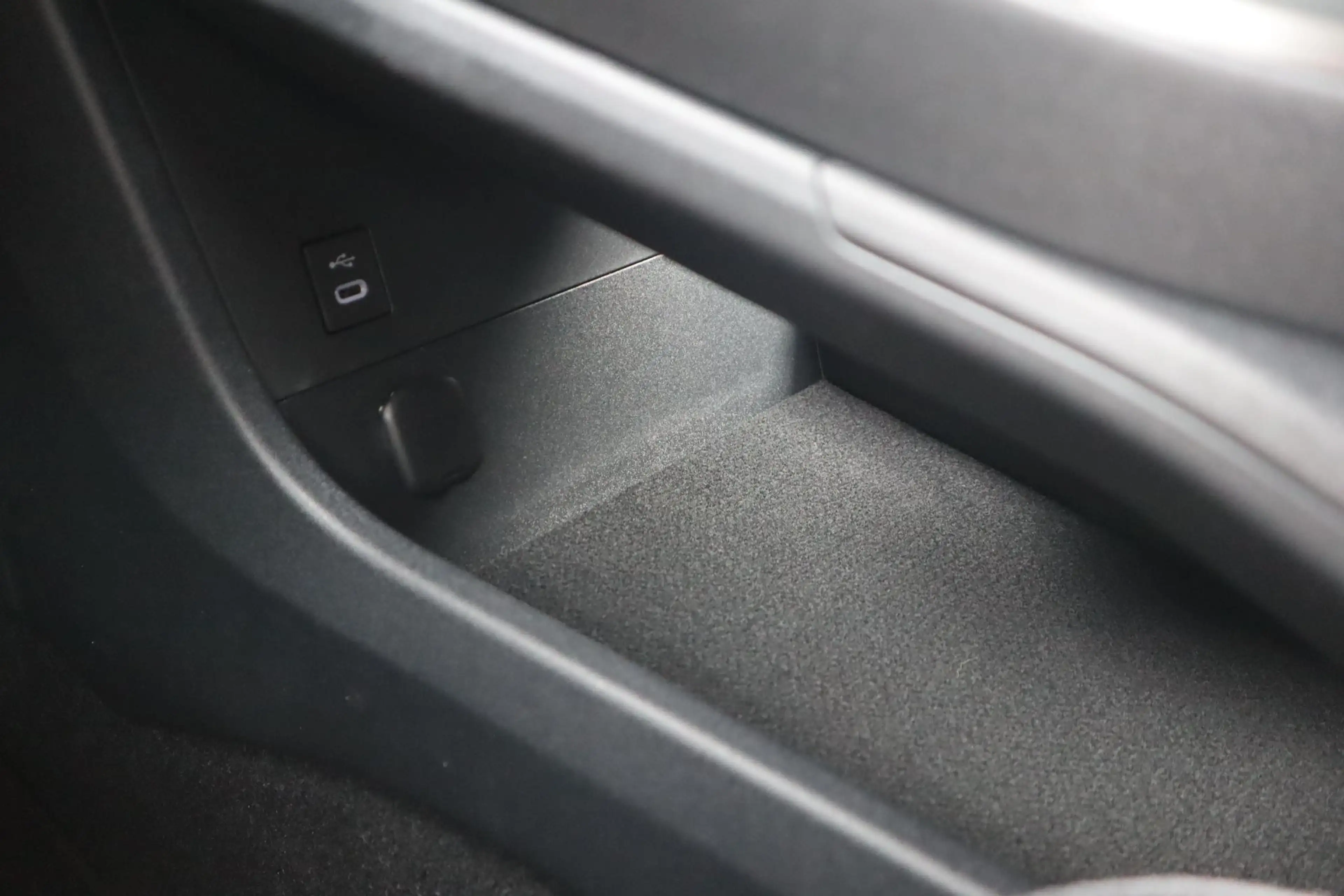 Toyota C-HR+ FIRST EDITION 77KWH 607KM-WLTP DEMO 20"LM-VELGEN E — photo 36