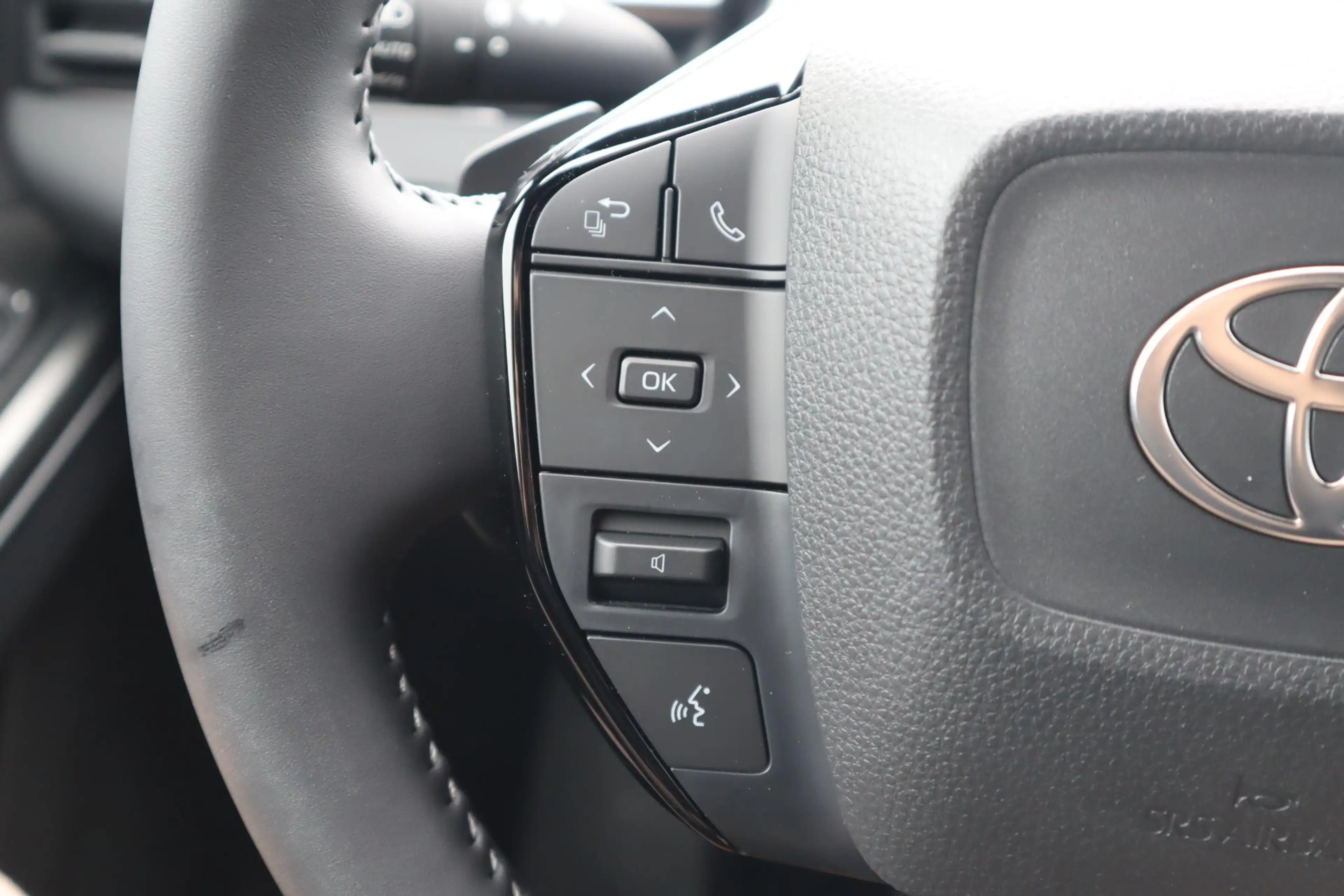 Toyota C-HR+ FIRST EDITION 77KWH 607KM-WLTP DEMO 20"LM-VELGEN E — photo 25