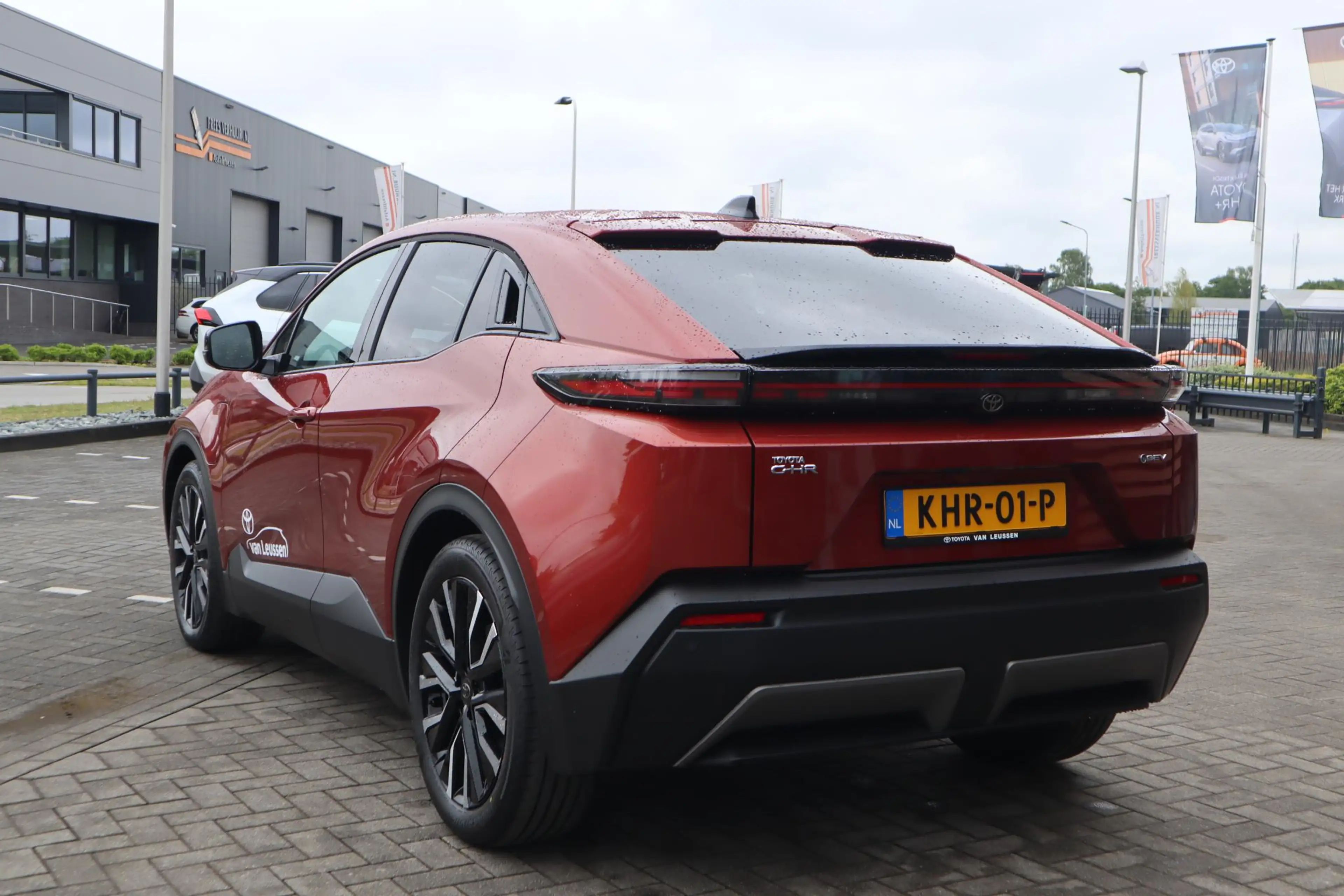 Toyota C-HR+ FIRST EDITION 77KWH 607KM-WLTP DEMO 20"LM-VELGEN E — photo 3