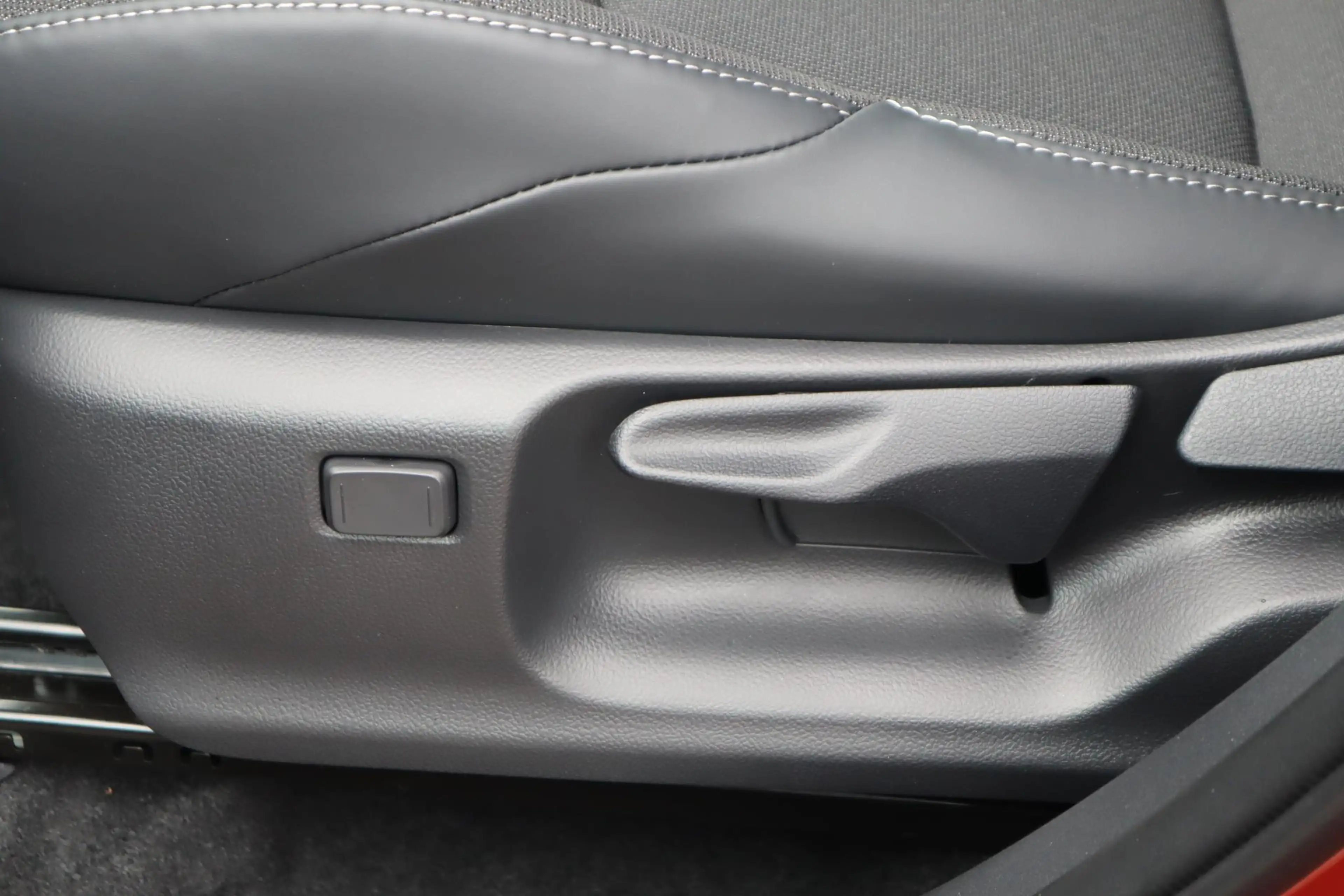 Toyota C-HR+ FIRST EDITION 77KWH 607KM-WLTP DEMO 20"LM-VELGEN E — photo 19