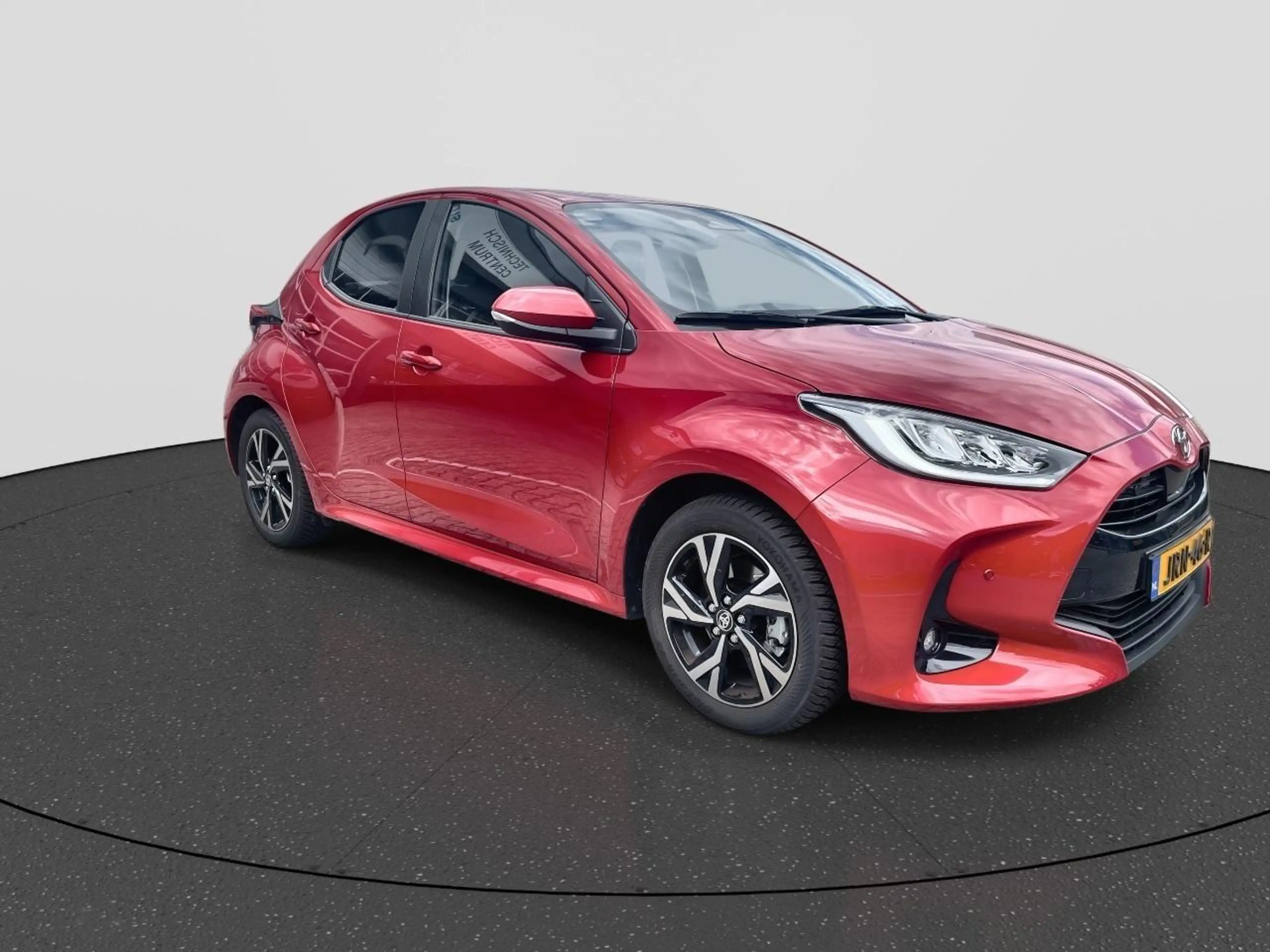 Toyota Yaris 1.5 Hybrid 115 Dynamic — photo 2