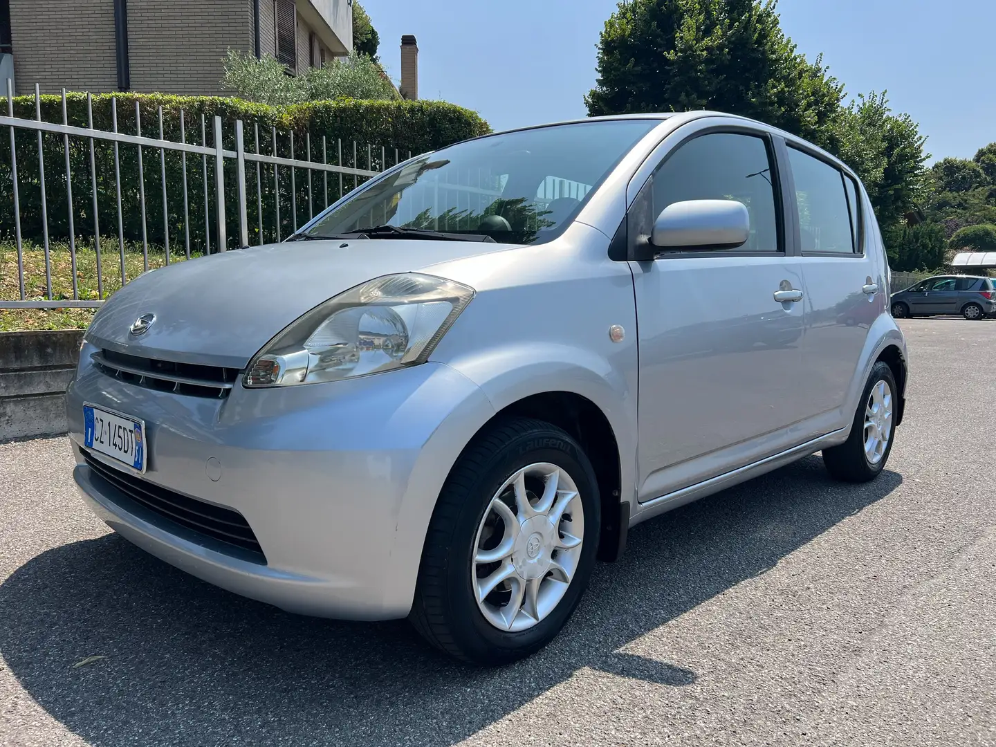 Daihatsu Sirion Sirion 1.3 Mio euro 4 adatta a neopatentati Argento - 1