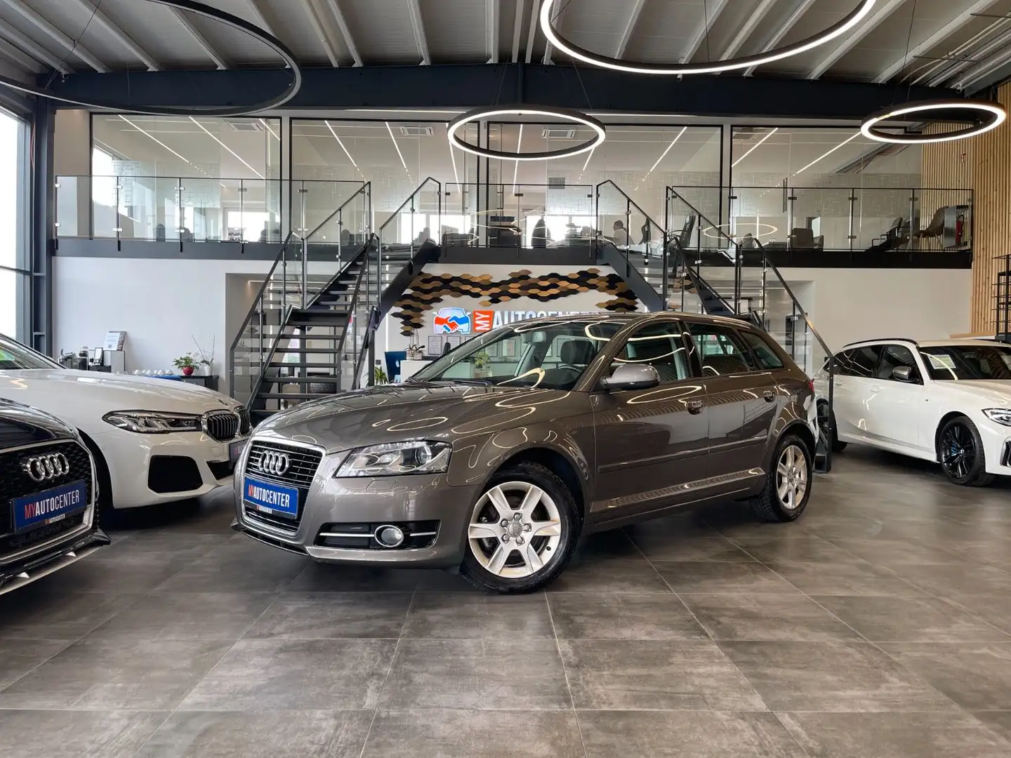 Audi A3 Sportback 1.4 TFSI *BI-XENON*TEMPOMAT*SZHZ* Gris - 1