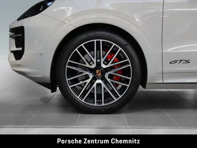 Porsche Cayenne GTS view 6