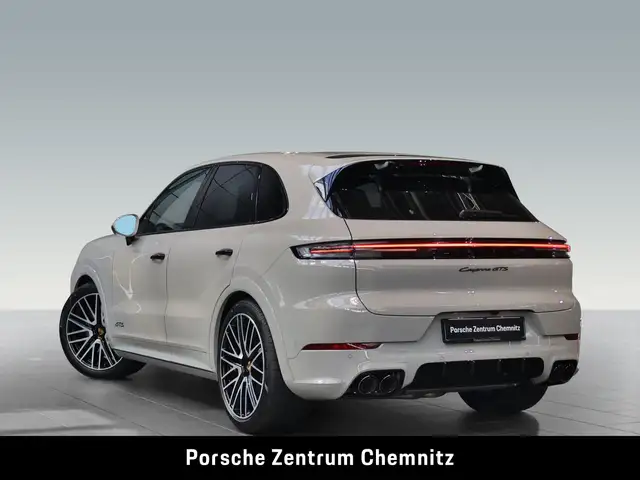 Porsche Cayenne GTS view 3