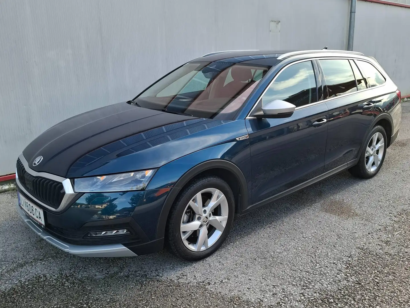 Skoda Octavia Octavia Combi Scout 2,0 TDI 4x4 DSG Scout Blau - 1