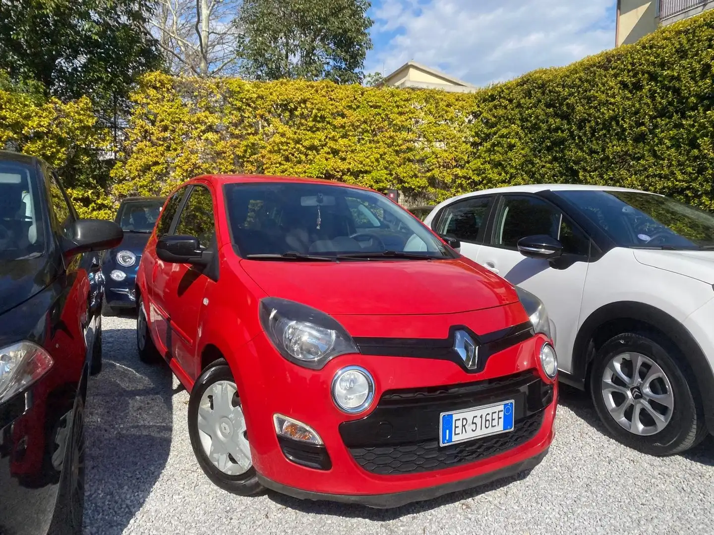Renault Twingo Twingo II 2012 1.2 Live 75cv bvr Červená - 1