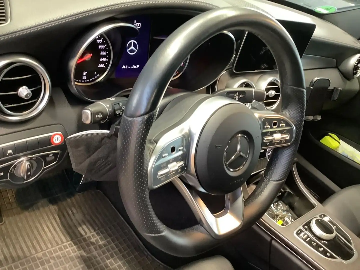 Mercedes-Benz C 220 C 220 d 4Matic T 9G-TRONIC AMG Line Rouge - 2