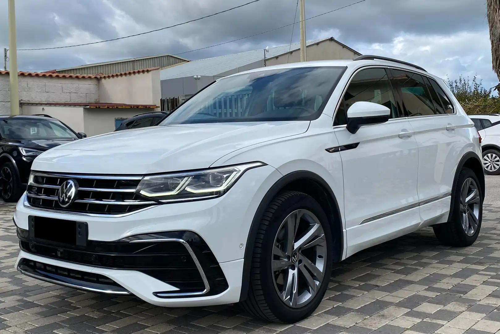 Volkswagen Tiguan R-Line 2.0 TDI 150CV DSG Bianco - 1